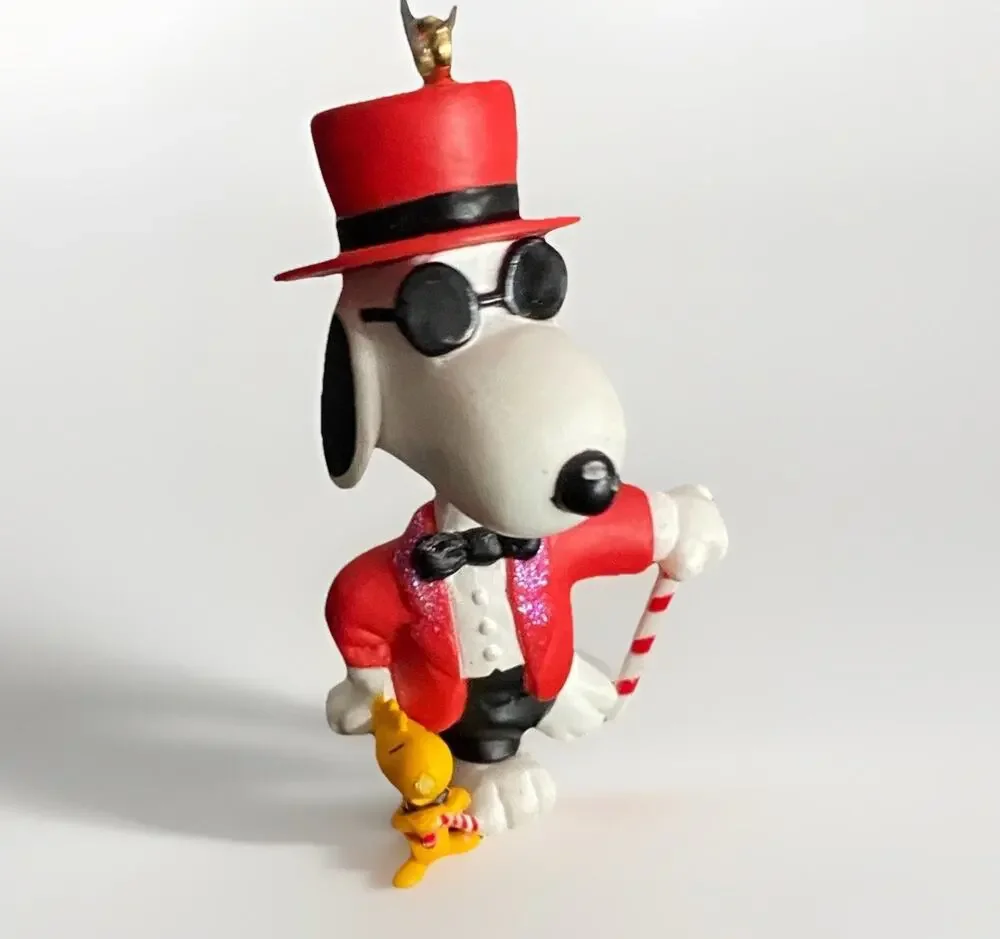 Hallmark Ornament Joe Cool Spotlight on Snoopy Series Top Hat Figure Vtg 2003